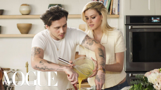 Brooklyn Beckham và Nicola Peltz trong show Cookin 'With Brooklyn. Ảnh: Vogue.