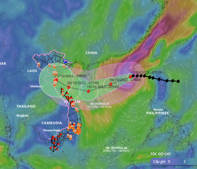 Bão Nesat giật cấp 14, biển động mạnh - Ảnh 1.