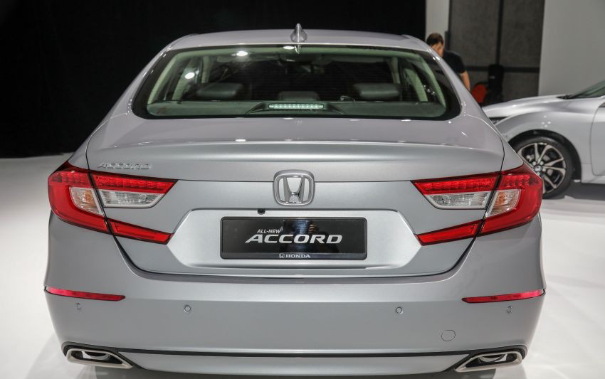 ... và đuôi xe của Honda Accord 2020.