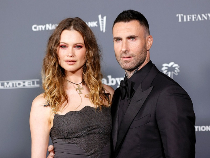 Cặp đôi vàng Adam Levine - Behati Prinsloo vững vàng vượt qua sóng gió hôn nhân, liệu có cùng nhau đến Việt Nam?