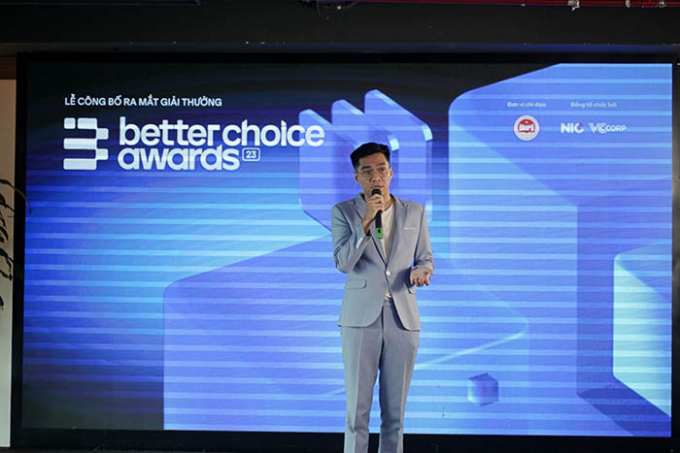 PewPew xuất hiện ở Better Choice Awards với vai trò là thành viên của Hội đồng thẩm định.