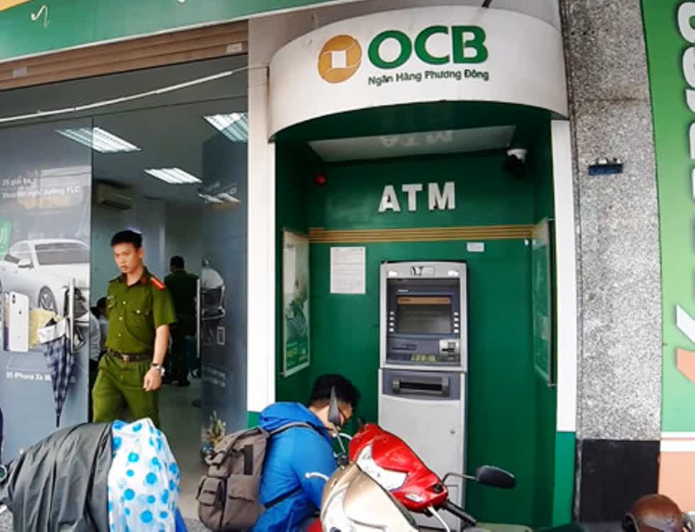 Hiện trường vụ cạy phá trụ ATM.