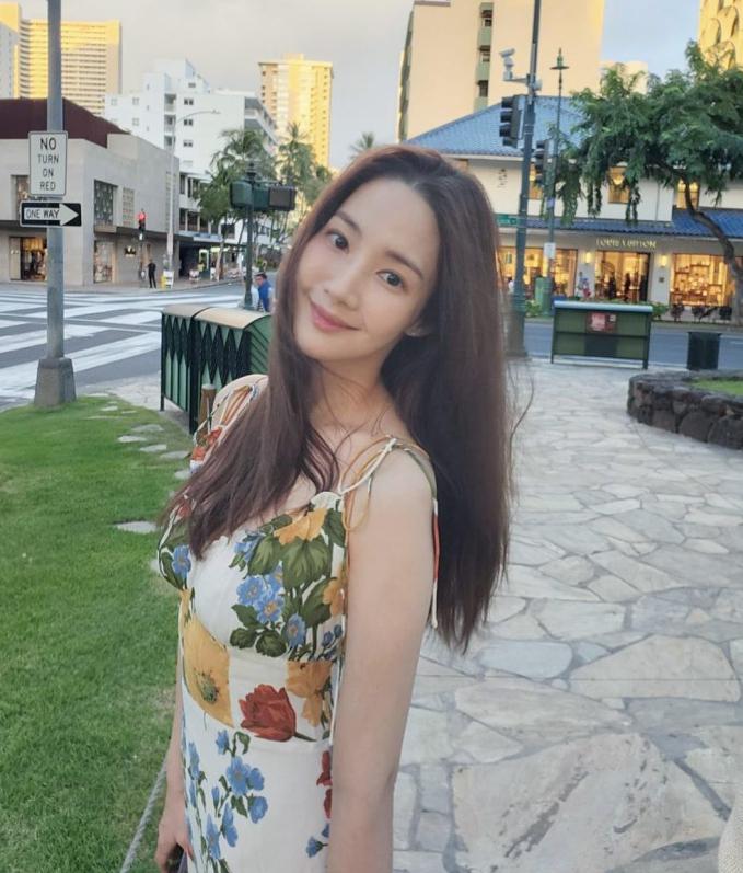 Thời trang của Park Min Young ở tuổi 38: Ngày càng sang trọng và trẻ trung dù diện đồ không cầu kỳ