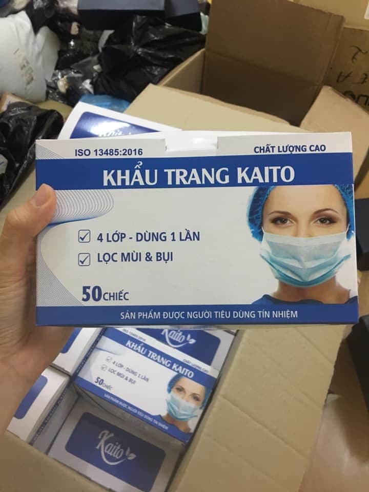 Khẩu trang y tế đang có giá bán sỉ lên tới 3,8 triệu đồng/thùng 50 hộp, mỗi hộp 50 chiếc. Ảnh: Lương Hiền