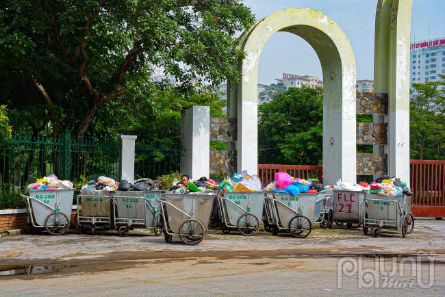 Bãi rác Nam Sơn dừng hoạt động, rác thải chất đống tại Hà Nội