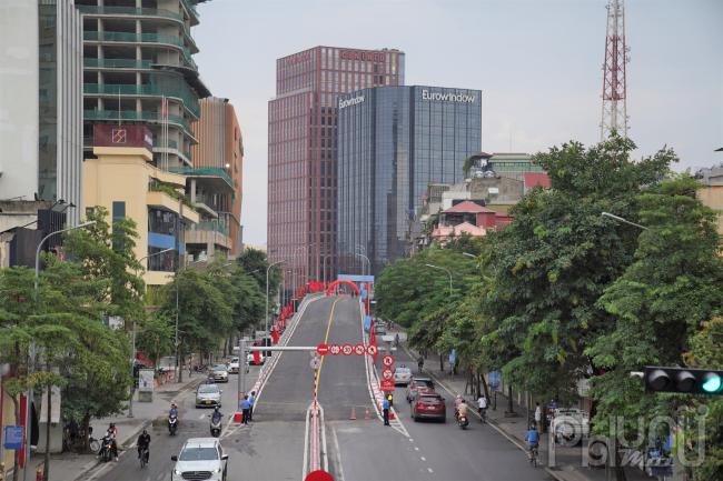 Công trình trọng điểm này dài hơn 318 m, được khởi công từ tháng 10.2021, với tổng vốn đầu tư gần 150 tỉ đồng từ nguồn vốn ngân sách TP Hà Nội.