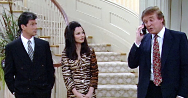 The Nanny (1993 - 1999): Ông Trump thủ vai vị doanh nhân bận rộn với lời thoại duy nhất: “Tôi đã bảo anh đừng gọi vào số này nữa!”. Peter Marc Jacobson, nhà sản xuất của The Nanny, tiết lộ đại diện của ông Trump từng liên hệ ráo riết chỉ để bàn về cách miêu tả độ giàu có của nhân vật mà tổng thống đảm nhận.