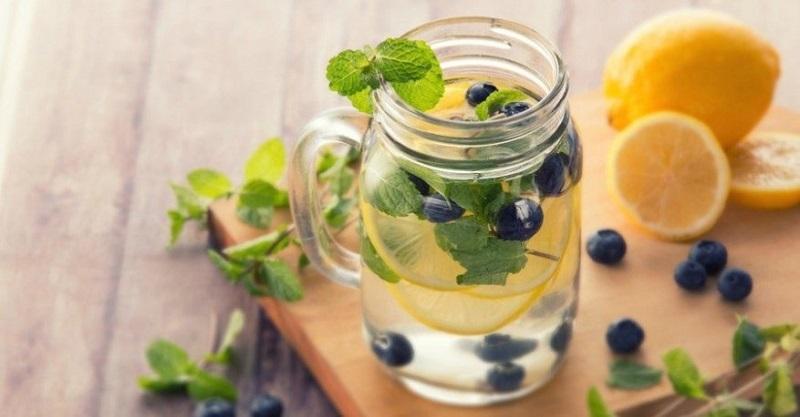 Cách pha chế các loại nước detox giúp chị em giữ dáng sau Tết