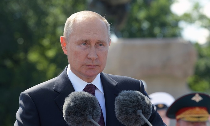 Tổng thống Nga Vladimir Putin phát biểu tại một sự kiện ở thành phố Saint Petersburg hôm 26/7. Ảnh: Reuters.