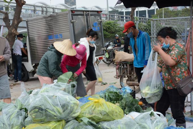 Hàng chục tấn nông sản Hải Dương được người dân thủ đô 'giải cứu' mỗi ngày