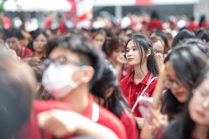 Ghé qua Đại học Ngoại thương ngày khai giảng và ngắm dàn nữ sinh để biết thế nào là 