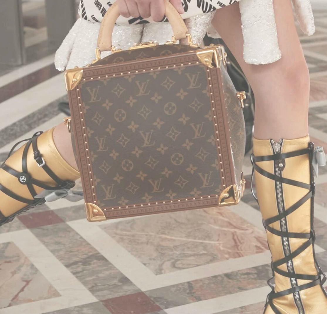 Louis Vuitton và công thức thống trị thế giới về ngành hàng xa xỉ - Ảnh 1.