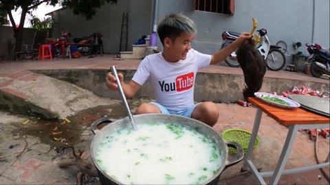 Con trai bà Tân Vlog bị phạt 7,5 triệu đồng vì đăng clip nấu cháo gà nguyên lông