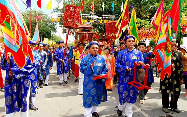 Hằng năm, Lễ hội Kỳ yên thu hút đông đảo người dân đến tham dự.