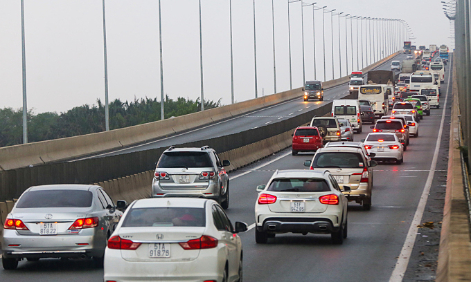 Đề xuất người có bằng lái dưới 1 năm không chạy quá 60km/h và không được chạy xe trên cao tốc