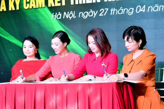 Lễ ký cam kết thực hiện nhiệm vụ năm 2022 giao cho các CT Vùng