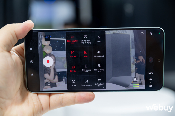 Muốn chụp ảnh phong cách Leica mà không phải “xót xa” về giá thì đây sẽ là chiếc smartphone dành cho bạn