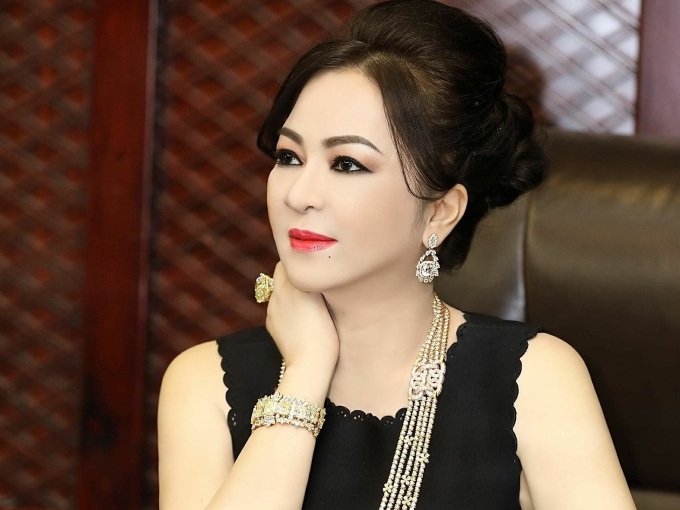 Bà Nguyễn Phương Hằng.