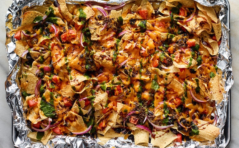 Món ngon mỗi ngày: Nachos phô mai đậu đen  - Ảnh 1.