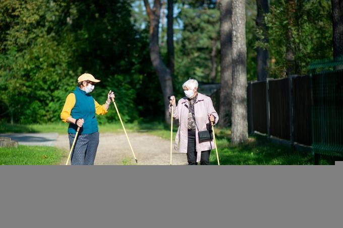 Giải tỏa căng thẳng, chăm tập luyện là bí quyết sống thọ của người dân Loma Linda (Ảnh minh họa)