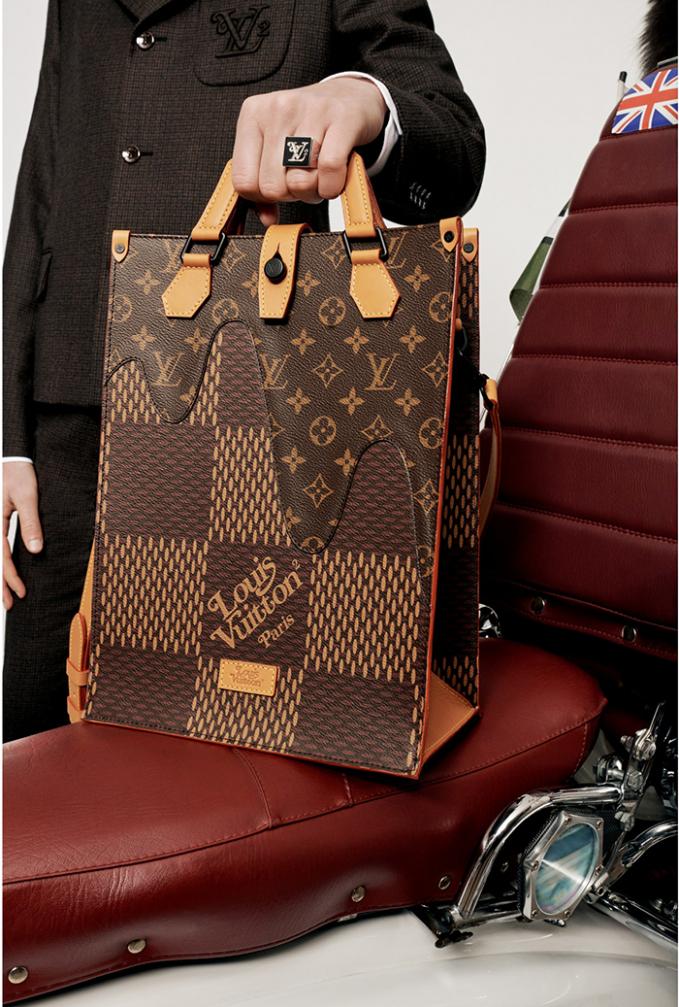 Bộ sưu tập là màn kết đôi của damier và monogram - hai loại họa tiết đặc trưng của Louis Vuitton.