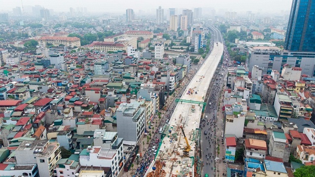 Đường vành đai 2 đoạn Vĩnh Tuy - Ngã Tư Sở có chiều dài 5,1 km, được khởi công vào tháng 4/2018 với tổng vốn đầu tư 9.459 tỷ đồng. Ảnh: NDH