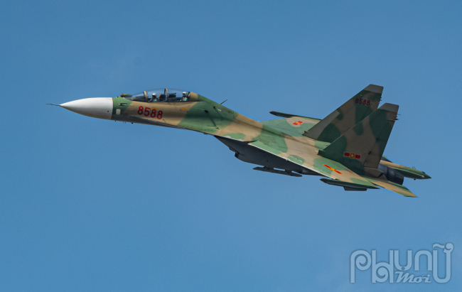 Su-30MK2 là dòng máy bay chiến đấu 2 người lái hiện đại hàng đầu của Quân đội nhân dân Việt Nam.