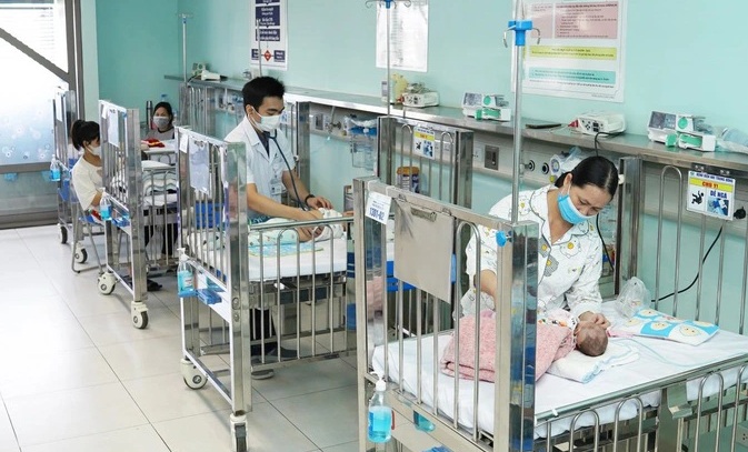 Hà Nội: Số lượng bệnh nhi mắc virus RSV tăng cao