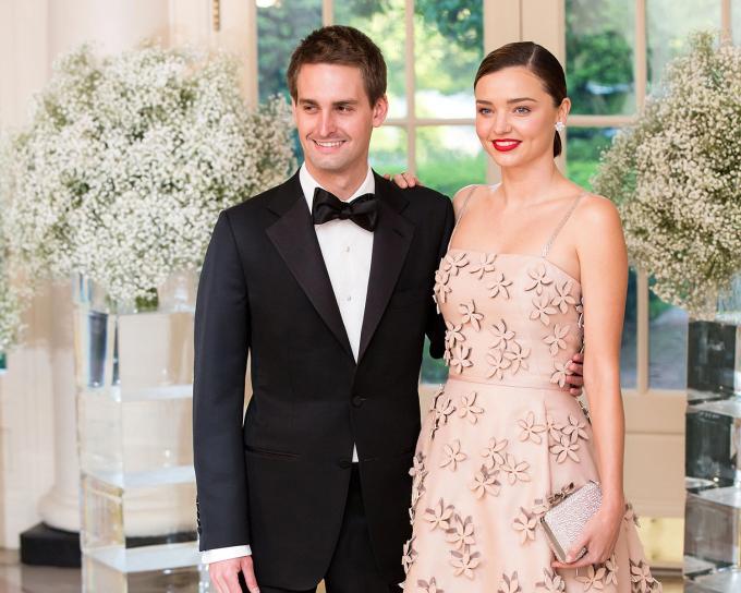 Miranda Kerr hiện có cuộc hôn nhân hạnh phúc với tỷ phú công nghệ Evan Spiegel kém 7 tuổi