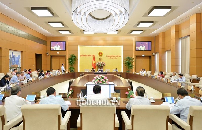 Chủ tịch Hội đồng Dân tộc nhất trí với phương án từ năm 2021 trở đi nam tăng mỗi năm 3 tháng, nữ tăng mỗi năm 4 tháng, cho đến khi nam đủ 62 tuổi, nữ đủ 60 tuổi. Ảnh: Quốc Hội