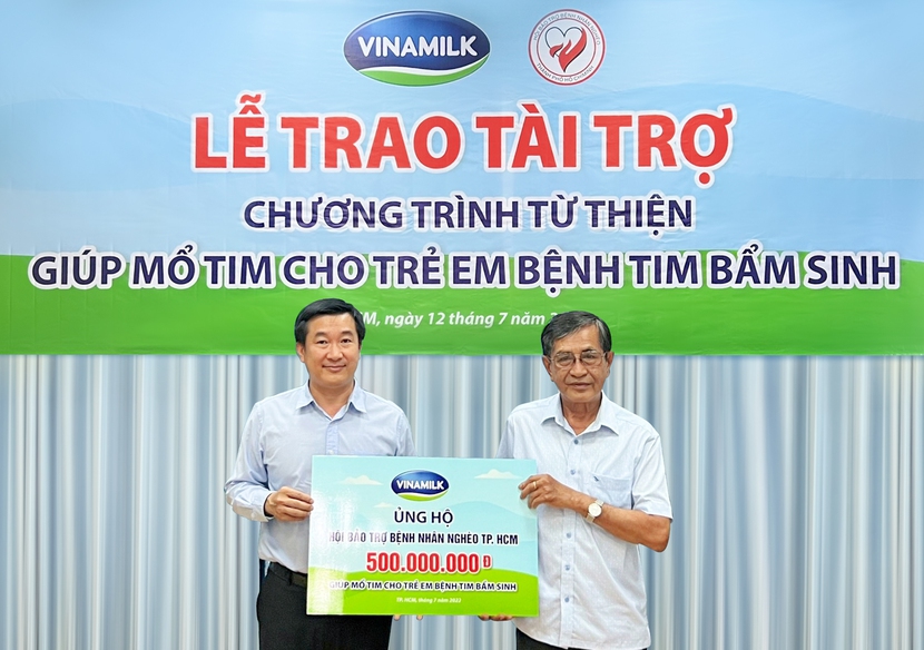 Vinamilk tiếp tục ủng hộ Hội Bảo trợ Bệnh nhân nghèo TP.HCM năm 2022 - Ảnh 1.