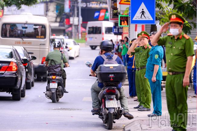 Trong các ngày 6/8, 7/8 và 9/8, từ 6h đến 12h, Ban tổ chức và gia đình tiếp nhận tro cốt 3 liệt sĩ tại nghĩa trang Văn Điển và an táng tại nghĩa trang liệt sĩ TP Hà Nội (phường Tây Tựu, quận Bắc Từ Liêm, TP Hà Nội) theo tuyến đường: Nghĩa trang Văn Điển - Phan Trọng Tuệ - Cầu Bươu - Phùng Hưng - Trần Phú - Nguyễn Trãi - Khuất Duy Tiến - Phạm Hùng - Hồ Tùng Mậu - Cầu Diễn - Tây Tựu - nghĩa trang liệt sĩ TP Hà Nội.