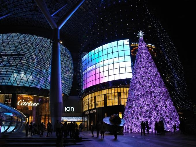 Cây thông khổng lồ tại Orchard Road, Singapore