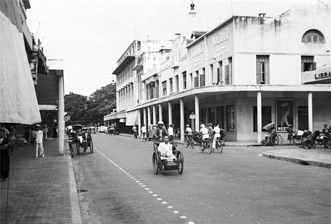 Ngã ba Tràng Tiền - Nguyễn Xí trước đây là ngã ba Rue Paul Bert - Boissière.