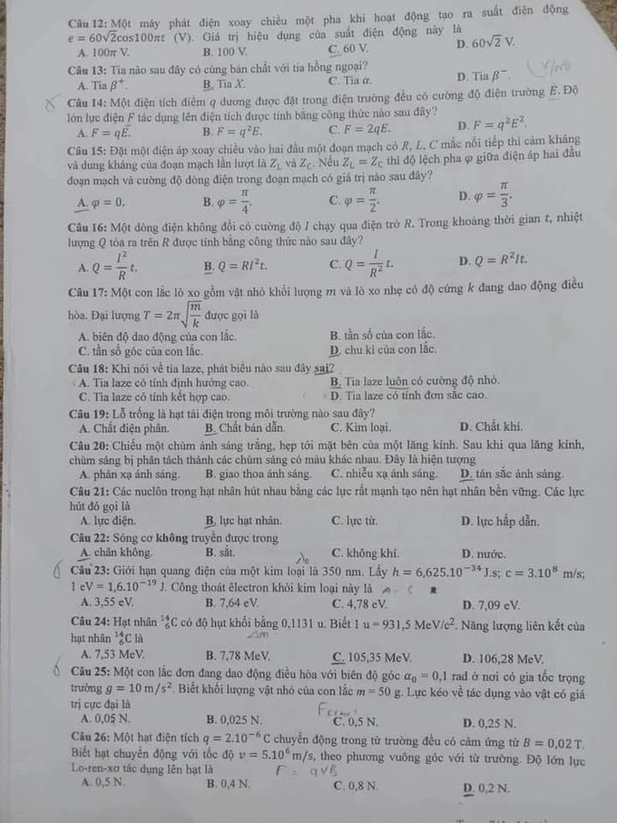 Đề thi và gợi ý đáp án môn Vật lí tốt nghiệp THPT 2022 - Ảnh 2.