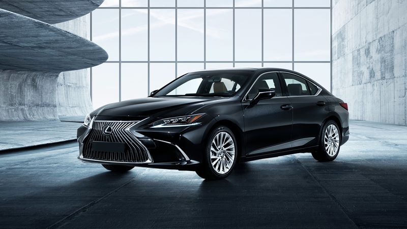 Lexus ES 250.