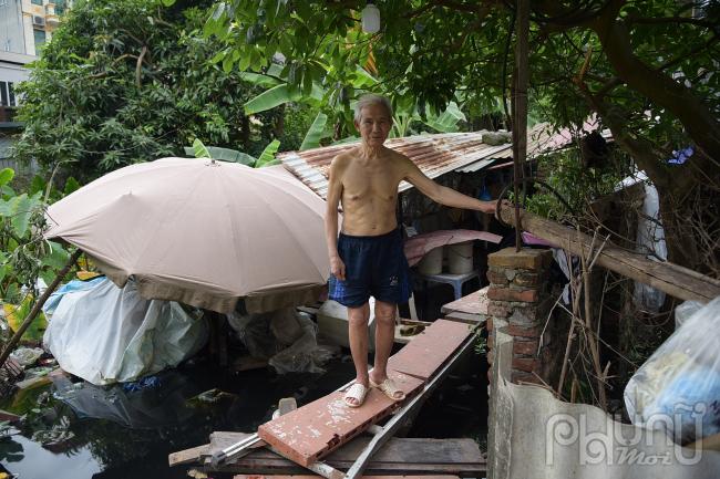 Ông Dương Văn Tín sống tại ngõ 91 Âu Cơ