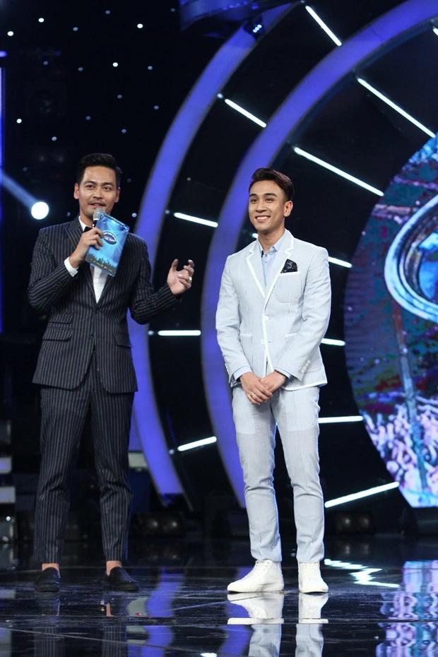 Dương Edward từng gây chú ý khi tham gia Vietnam Idol 2016. Chàng du học sinh điển trai gây chú ý vì vẻ ngoài điển trai, chất giọng ấm áp