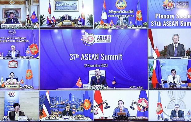 Thủ tướng Nguyễn Xuân Phúc chủ trì Phiên toàn thể Hội nghị Cấp cao ASEAN lần thứ 37 qua hình thức trực tuyến. (Ảnh: Thống Nhất/TTXVN)