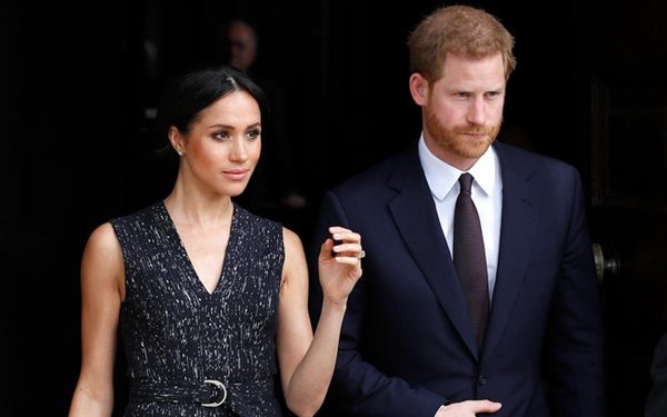 Meghan Markle thường xuyên bị chỉ trích về ăn mặc, lối sống.