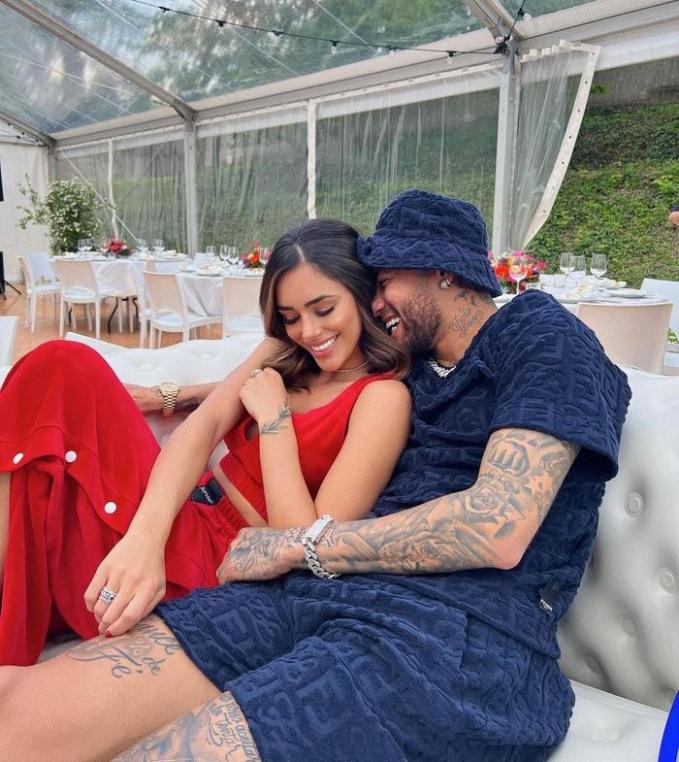 Neymar và Bruna thời còn mặn nồng