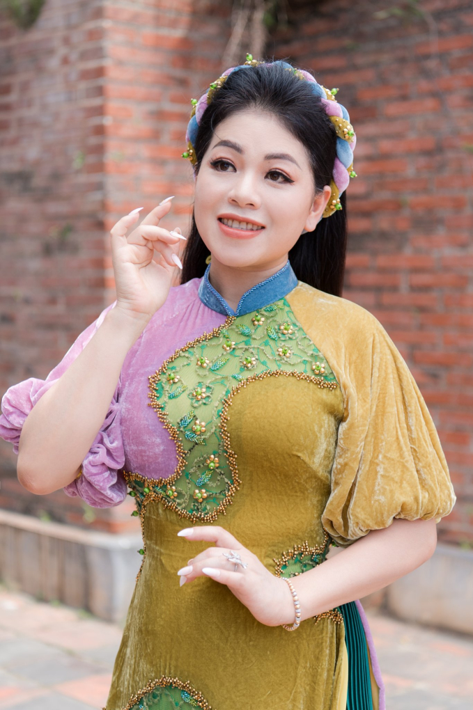 Ca sĩ Anh Thơ