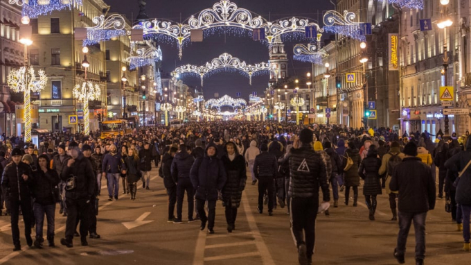 Những tòa nhà tại St. Petersburg là những công trình lịch sử được bảo tồn tốt nhất tại Nga. Nổi bật trong đó là khu nhà thờ Church of our Savior on Spilled Blood và nhà thờ lớn Kazan (Ảnh: CNN)